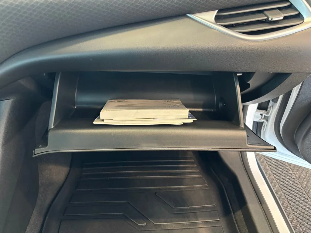 Used 2020 White Chevrolet LS image 28