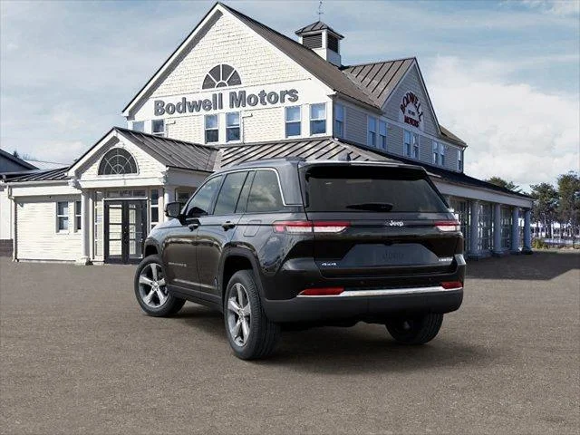 New 2026 Diamond Black Crystal Pearlcoat Jeep Limited image 3