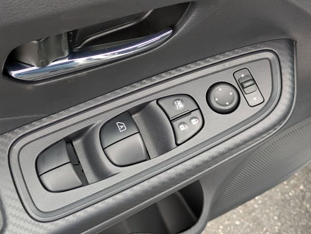 2025 Nissan Versa Sedan SV - Photo 18
