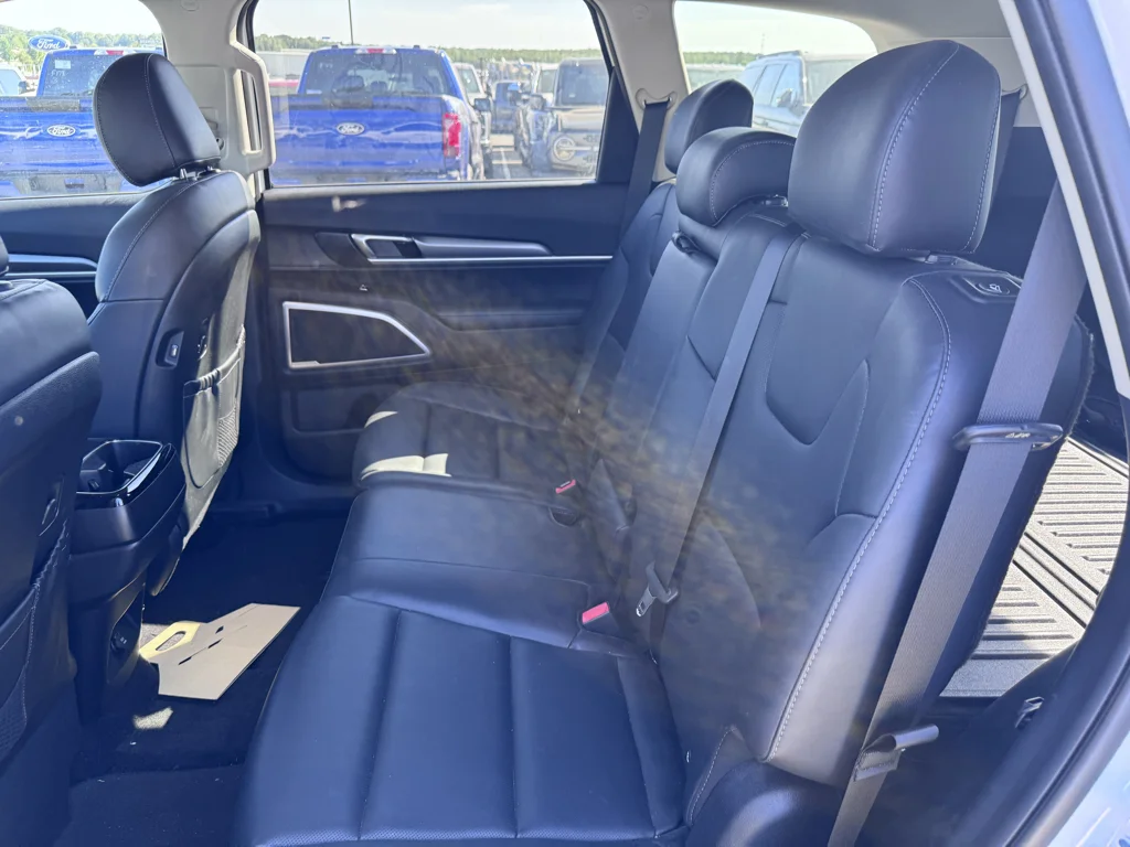 Used 2020 Snow White Pearl Kia S image 9