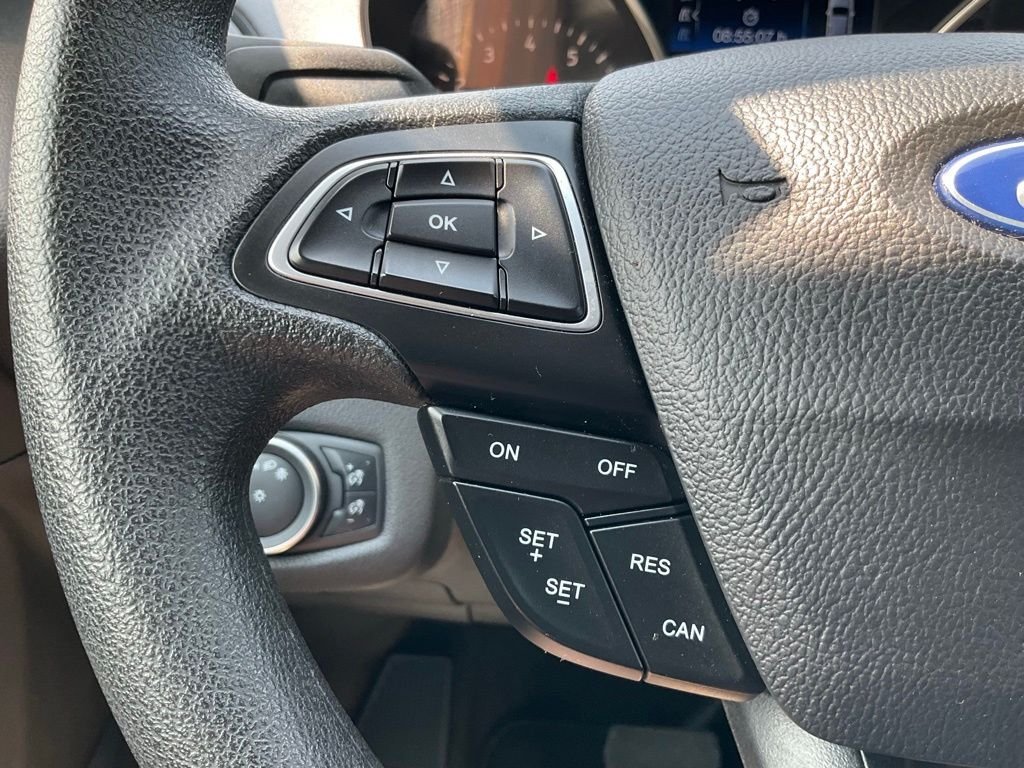 Used 2019 Magnetic Ford SE image 5