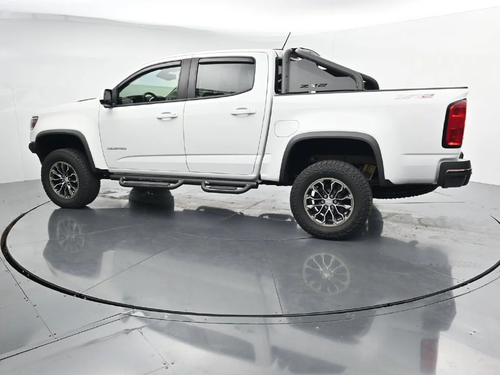Used 2019 White Chevrolet ZR2 image 4