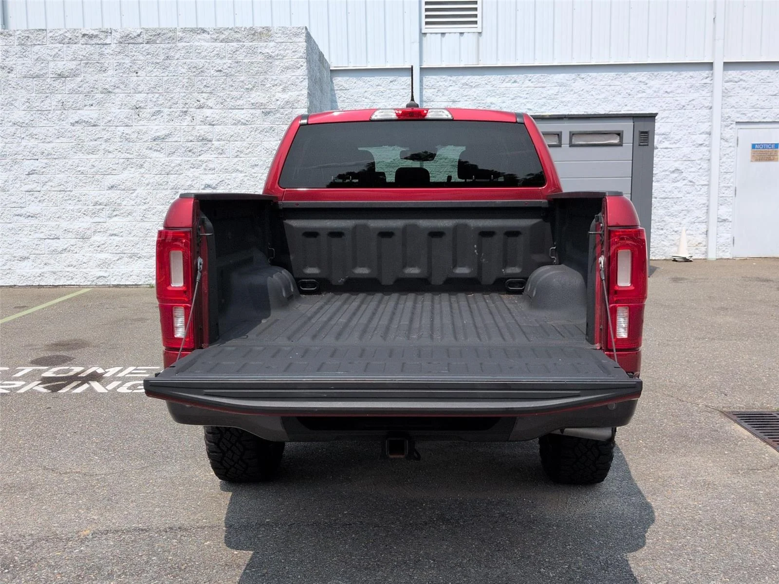 Used 2021 Rapid Red Metallic Tinted Clearcoat Ford XLT image 32