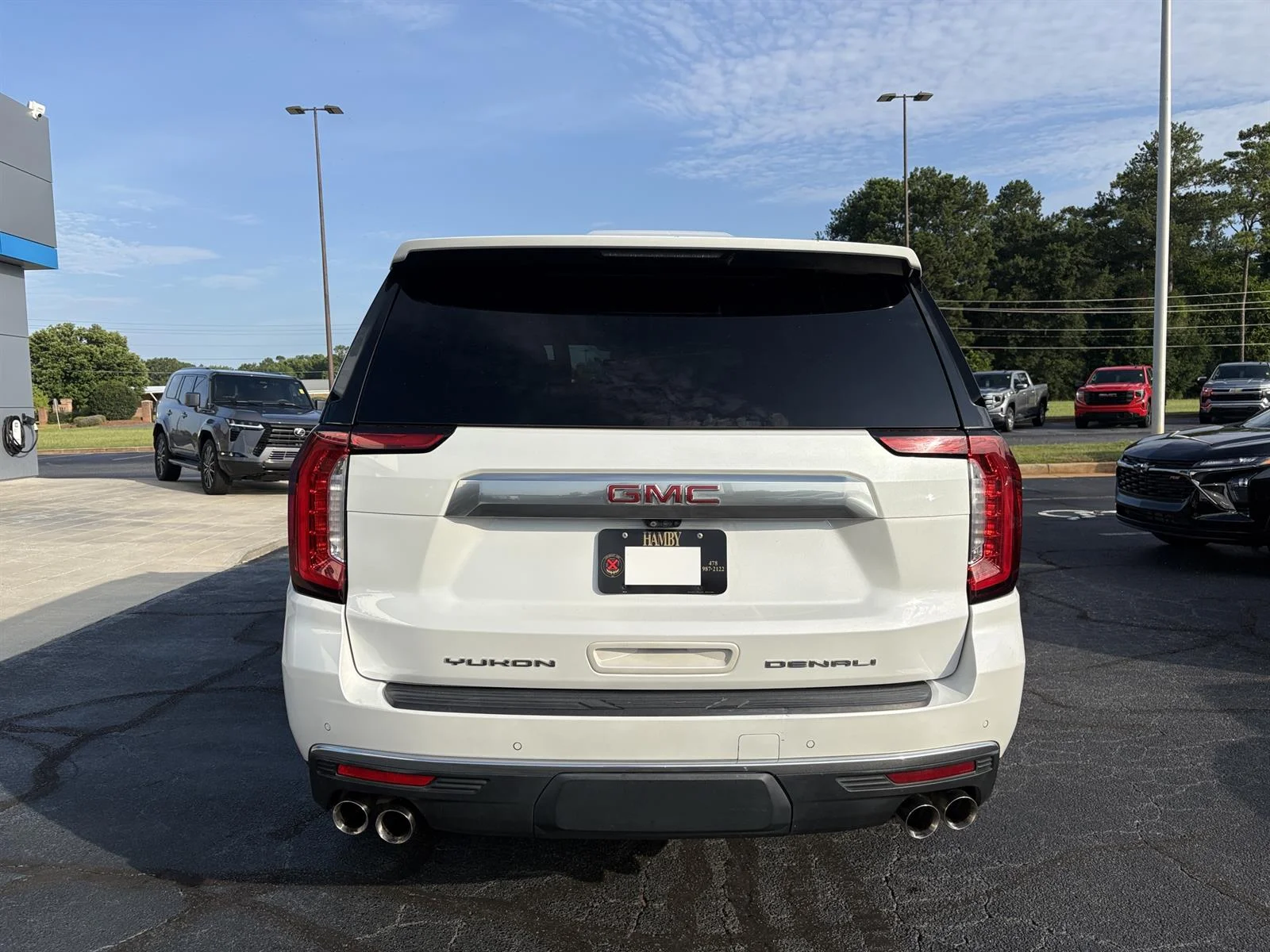 Used 2021 WHITE FROST TRICOAT GMC Denali image 6