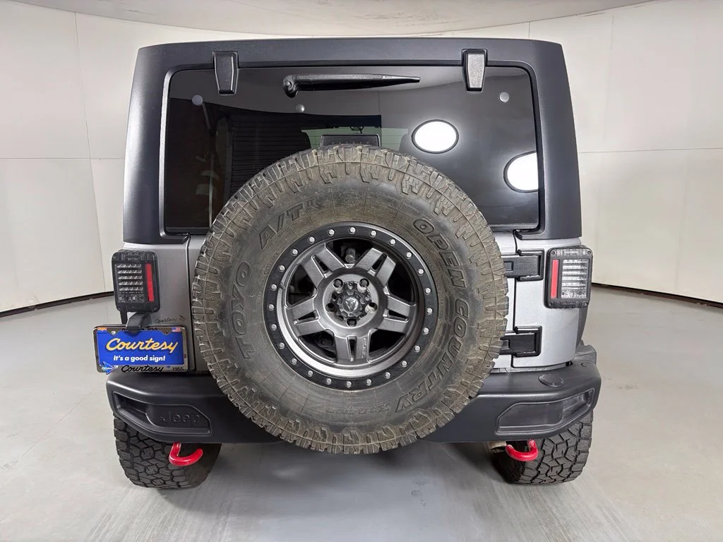 Used 2016 Silver Jeep Unlimited Rubicon image 7