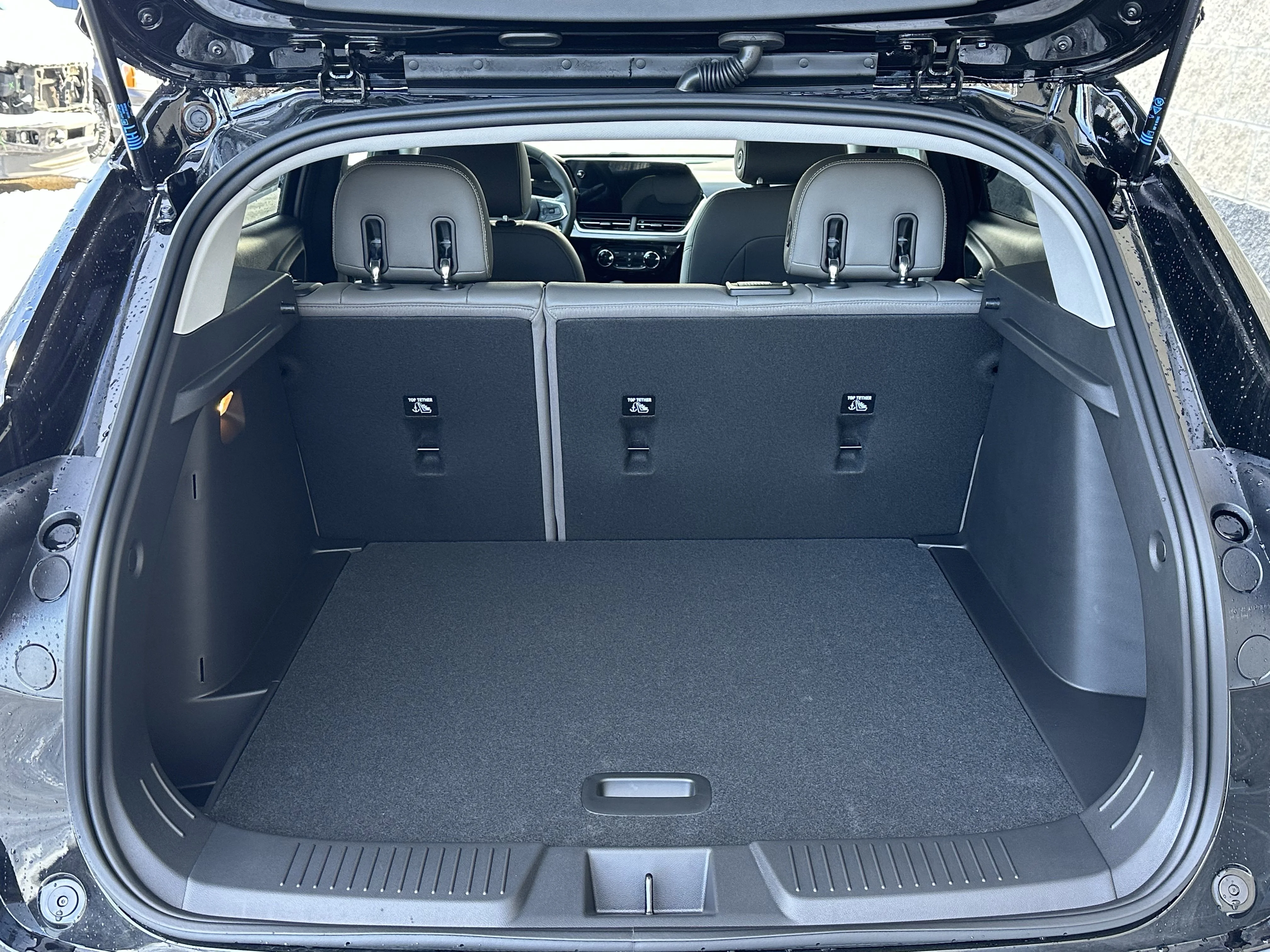 New 2026 Mosaic Black Metallic Chevrolet ACTIV image 7