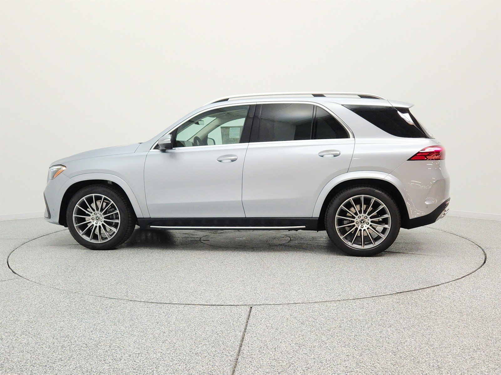 New 2026 Cirrus Silver Metallic Mercedes-Benz GLE 450 4MATIC® SUV image 38