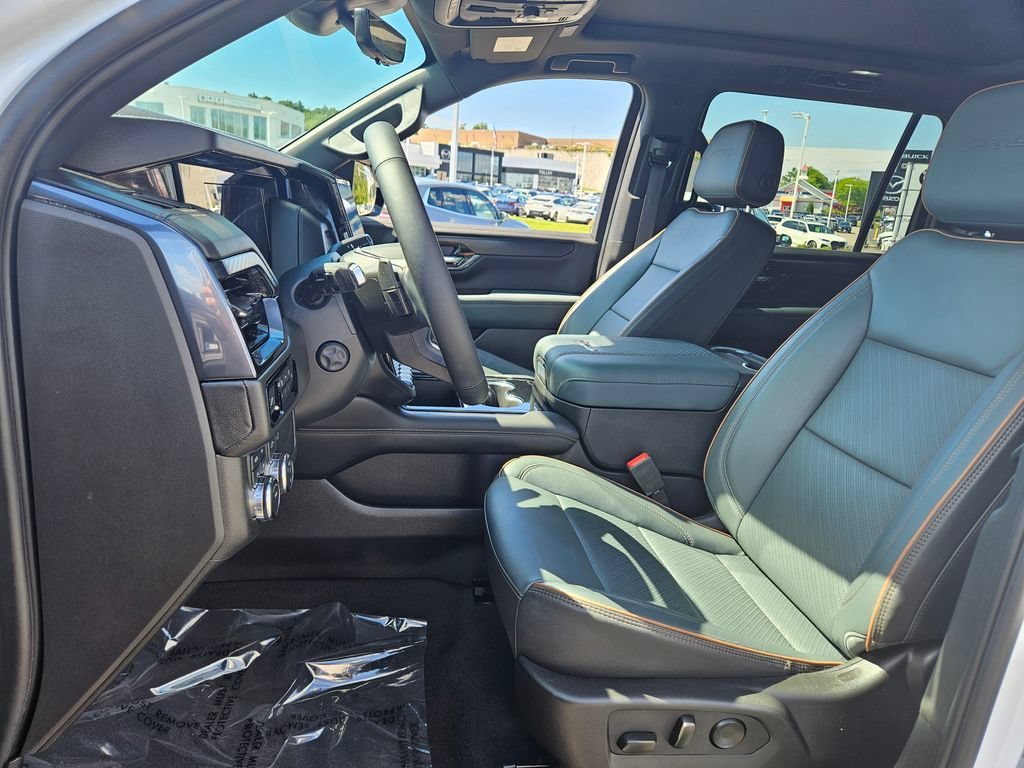 2025 GMC Yukon XL AT4 - Photo 10