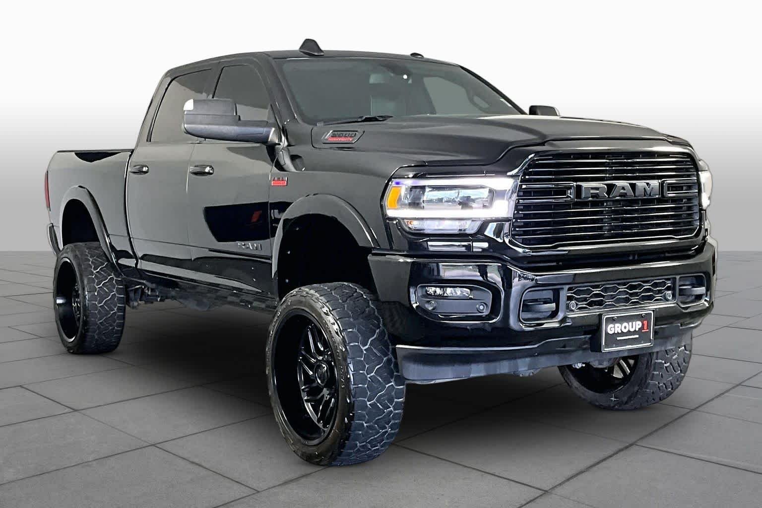 Used 2022 Diamond Black Crystal Pearlcoat Ram Laramie image 3
