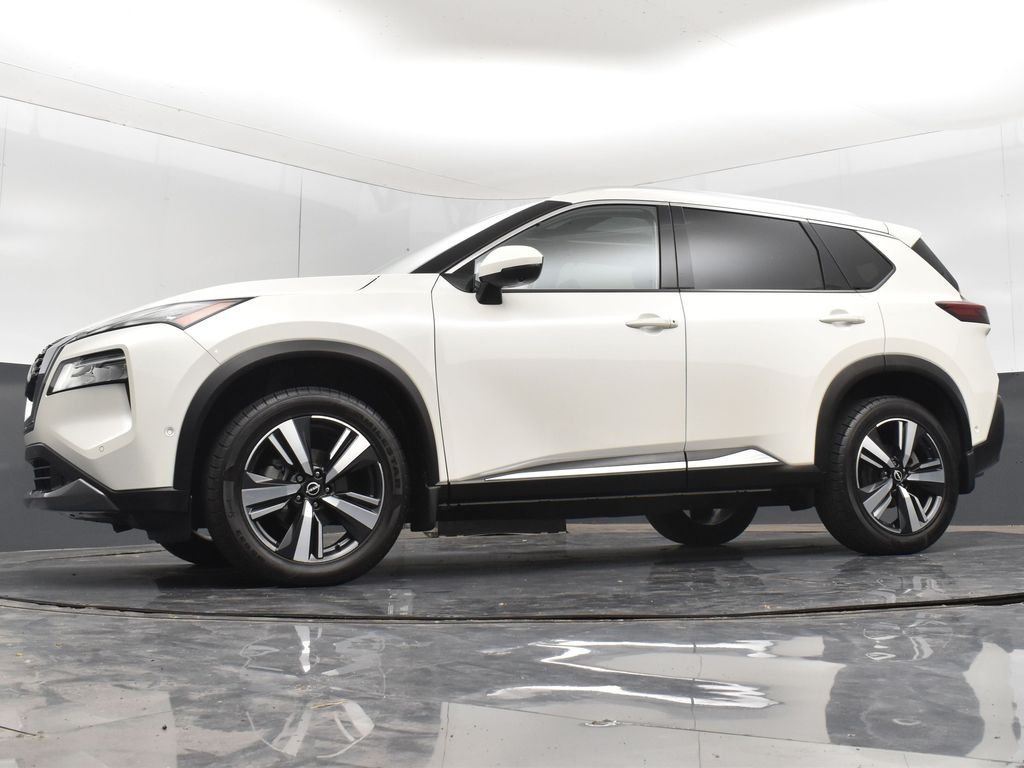 Used 2023 White Nissan SL image 28