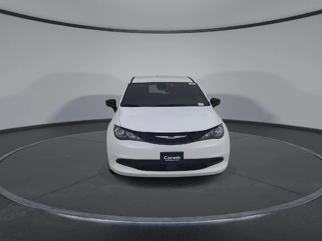New 2027 Bright White Clear-Coat Paint Chrysler LX image 5