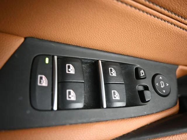 Used 2021 White BMW 540i image 34