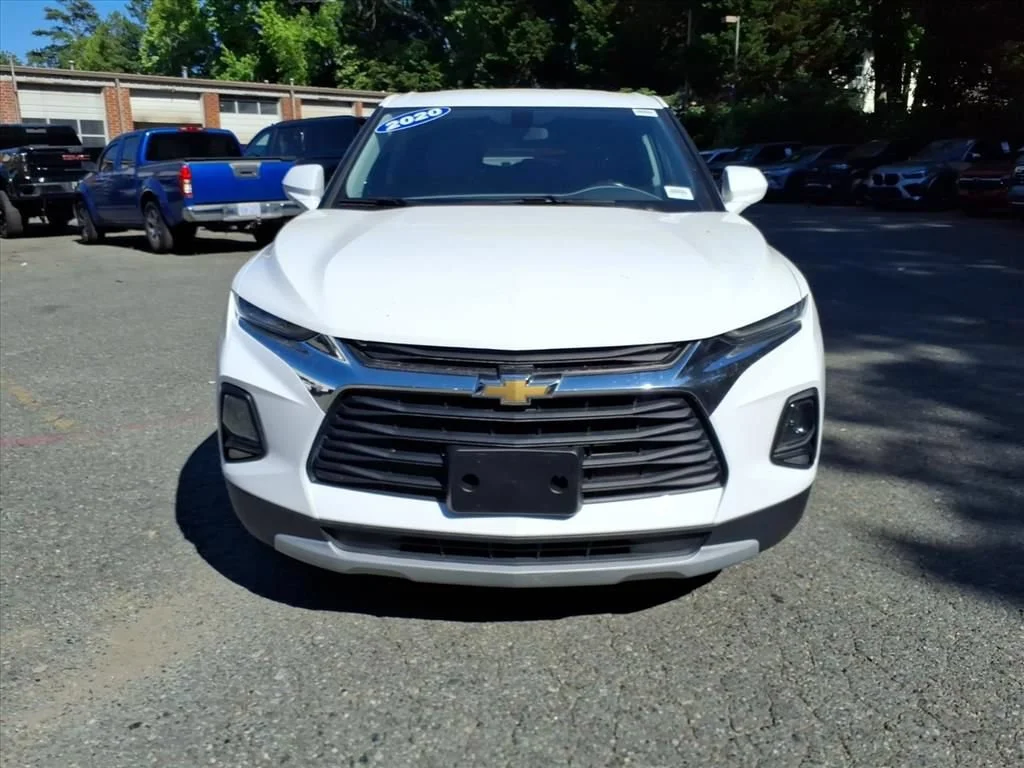 Certified Used 2020 SUMMIT WHITE Chevrolet LT image 33