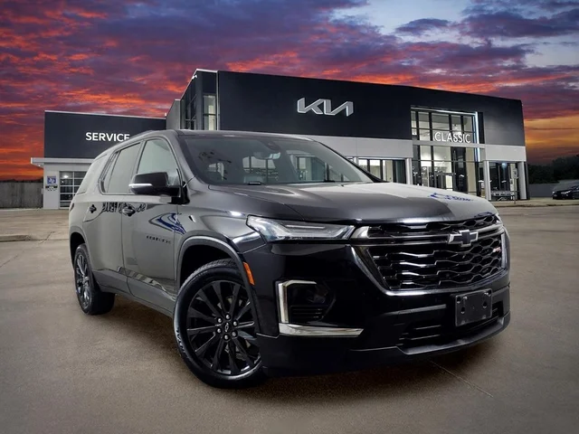 Pre-Owned 2022 Chevrolet Traverse RS