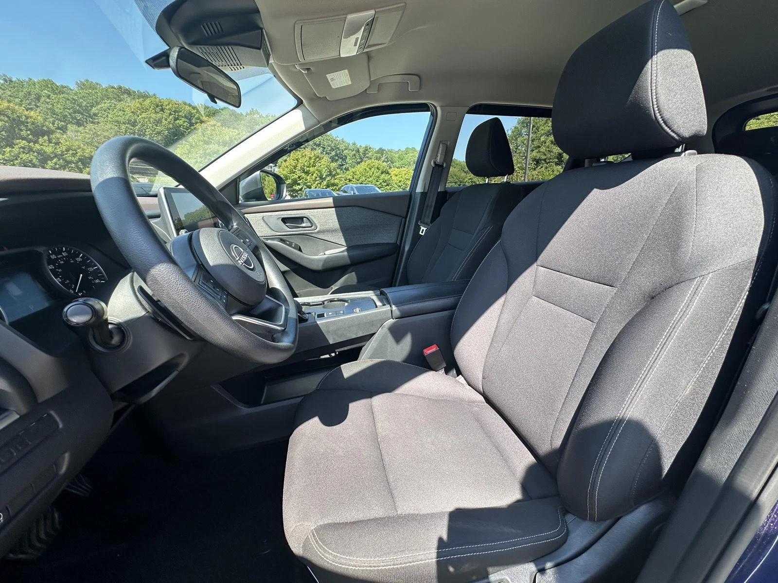 Used 2023 Caspian Blue Metallic Nissan S image 9