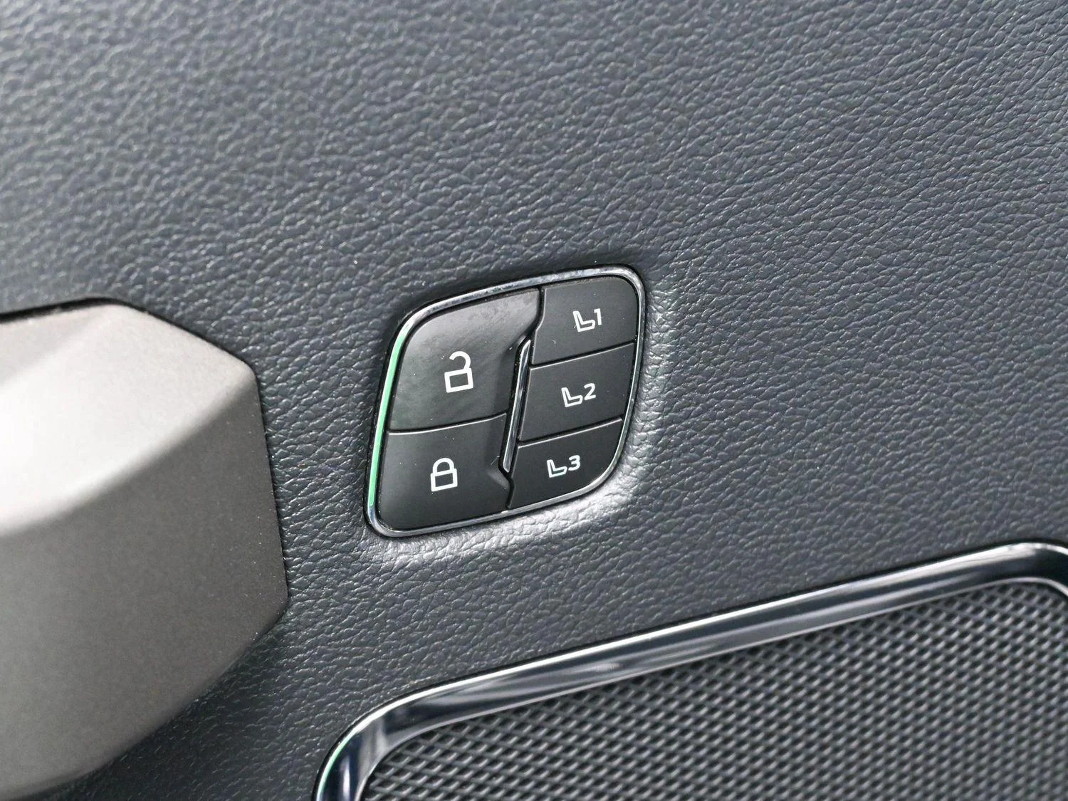 Used 2022 Antimatter Blue Metallic Ford Platinum image 14