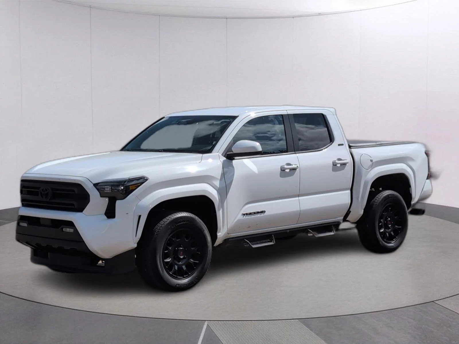 Used 2025 Ice Cap Toyota SR5 image 1