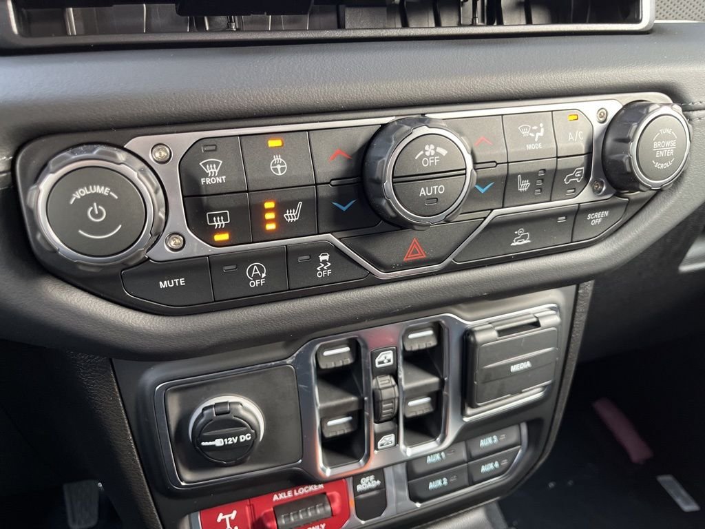 New 2026 Reign Exterior Paint Jeep Mojave image 38