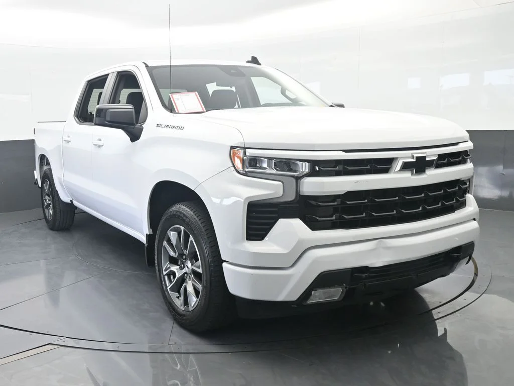 Used 2023 Summit White Chevrolet RST image 9