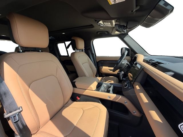 New 2026 Santorini Black Land Rover S image 16