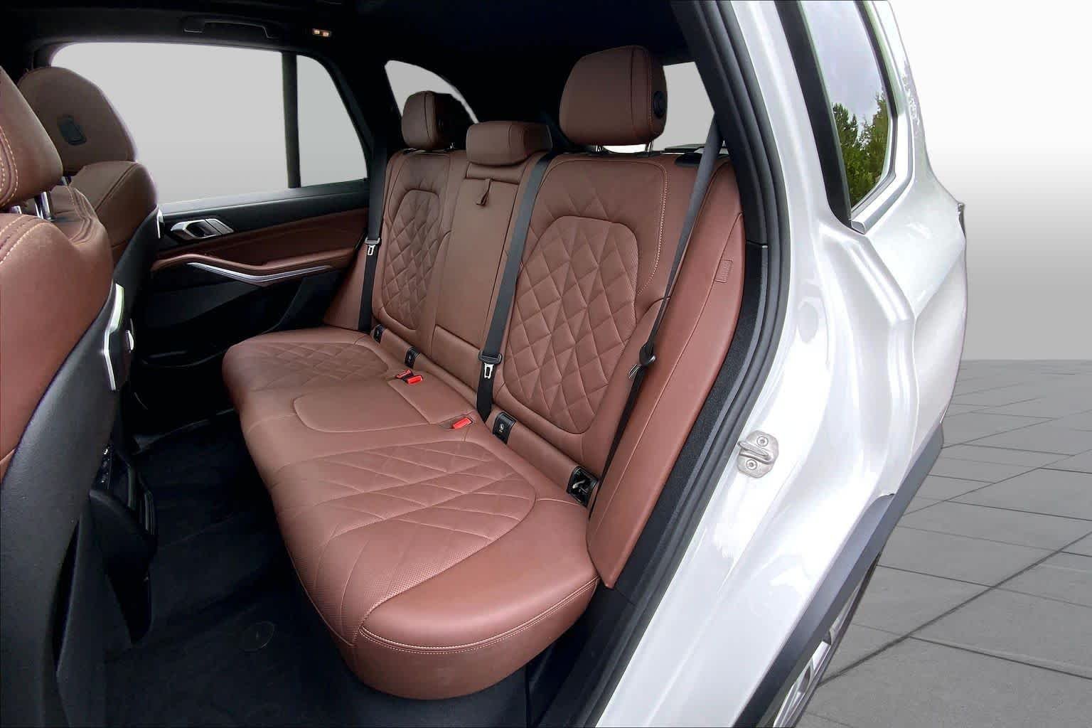 Used 2024 Mineral White Metallic BMW xDrive50e image 20