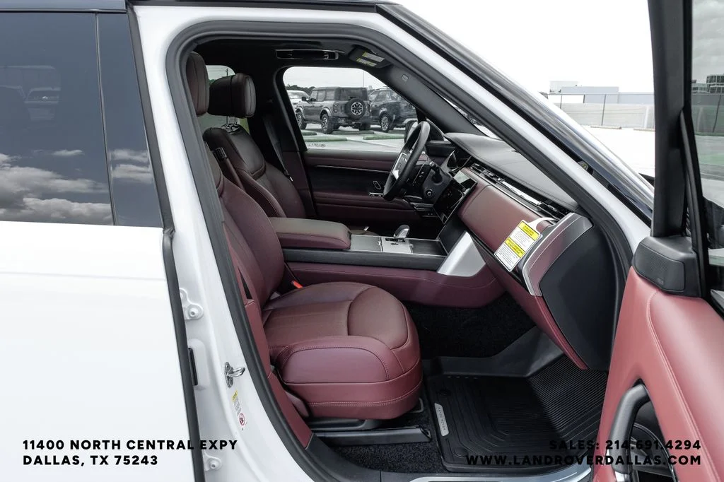 New 2026 Fuji White Land Rover SE image 41