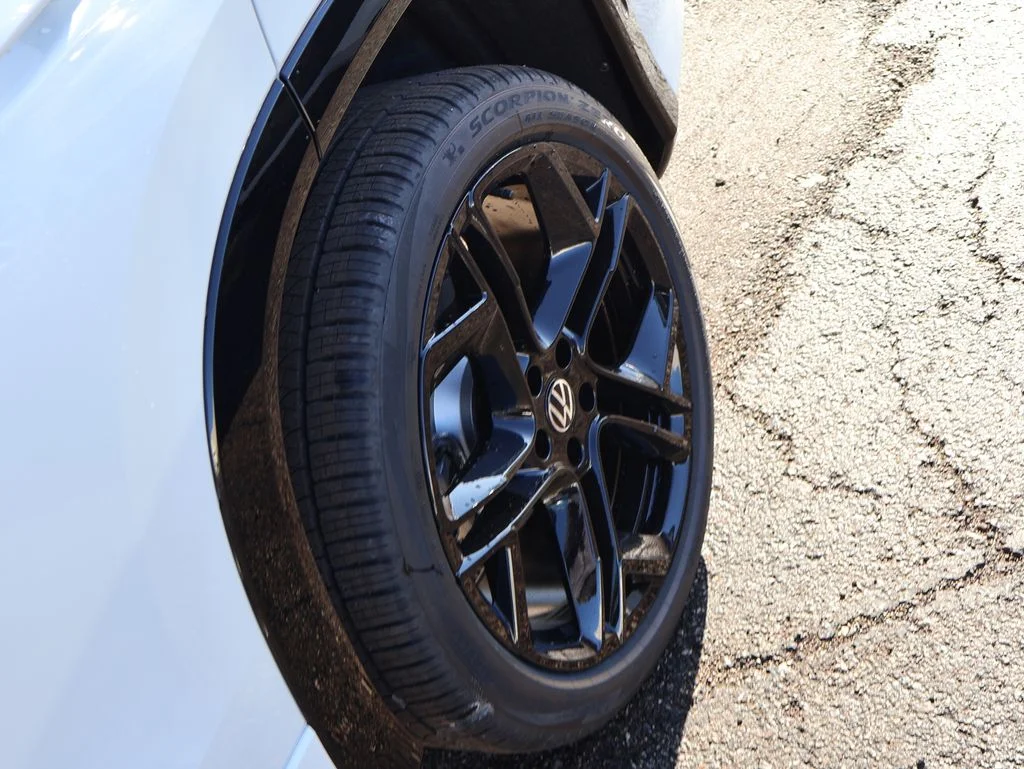 New 2026 White Volkswagen 2.0T SE R-Line Black image 36