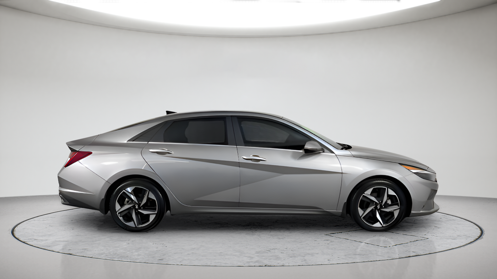 Used 2023 Fluid Metal Hyundai Limited image 2