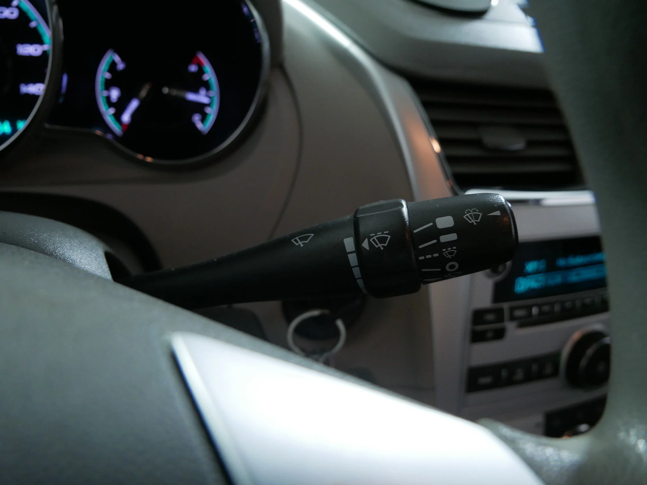 Used 2011 Summit White Chevrolet LS w/1LS image 28