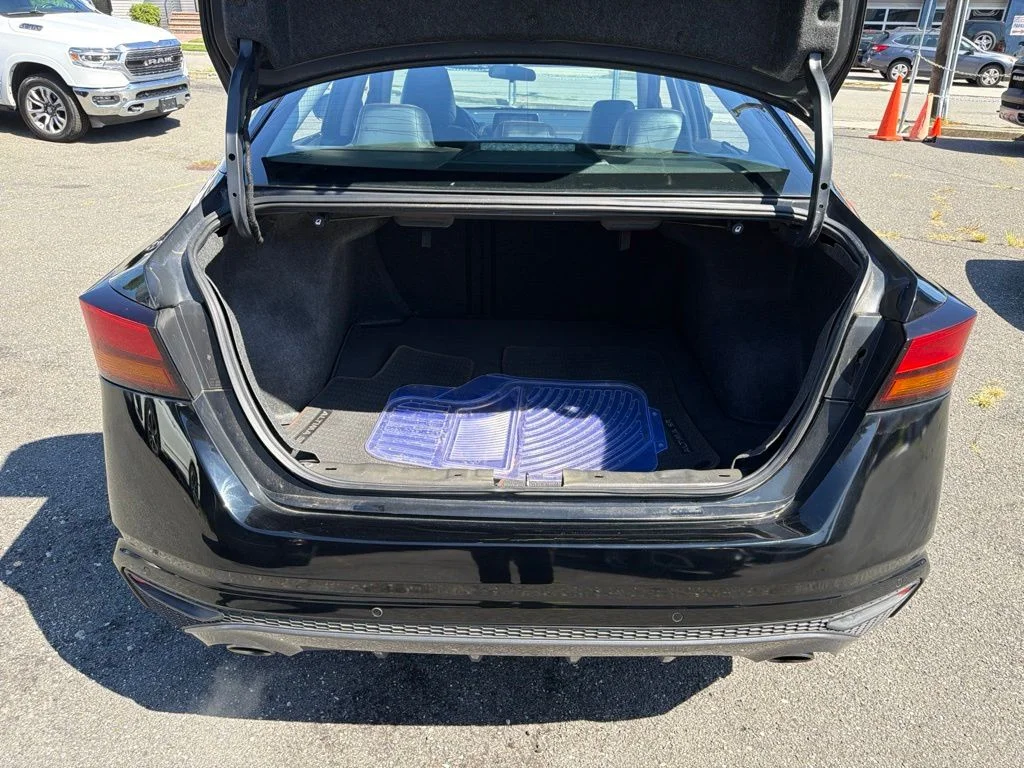 2020 Nissan Altima SR - Photo 9