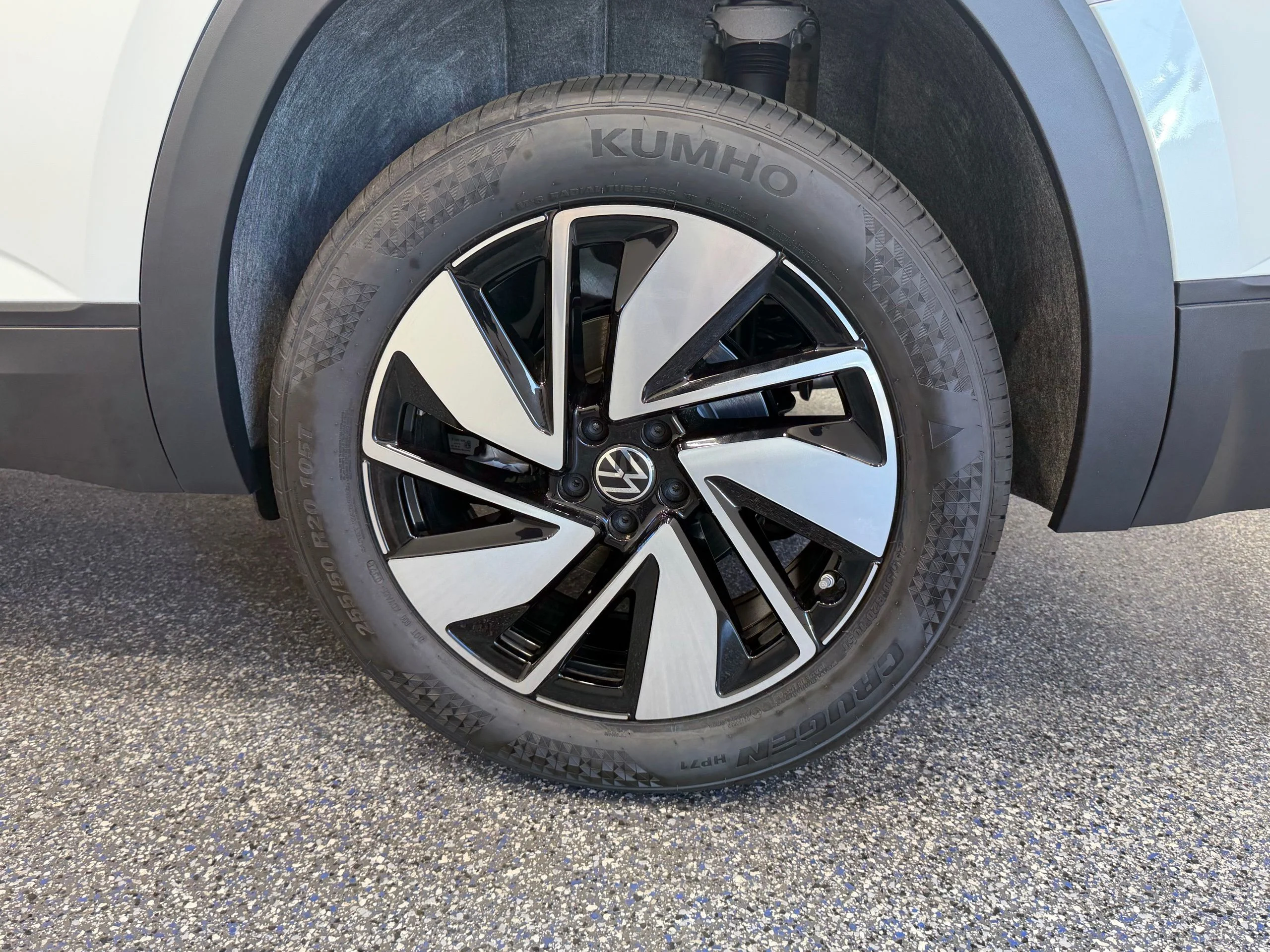 New 2026 White Volkswagen 2.0T SE w/Technology image 12