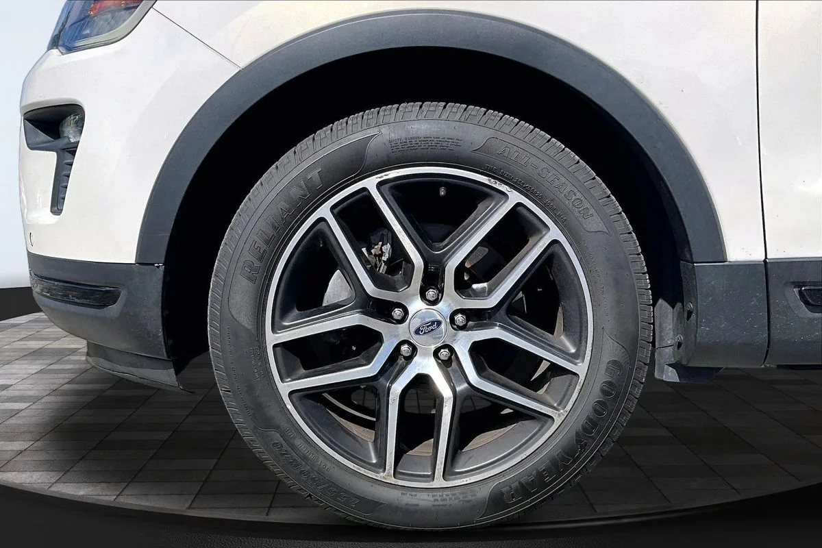 Used 2019 White Ford Sport image 37