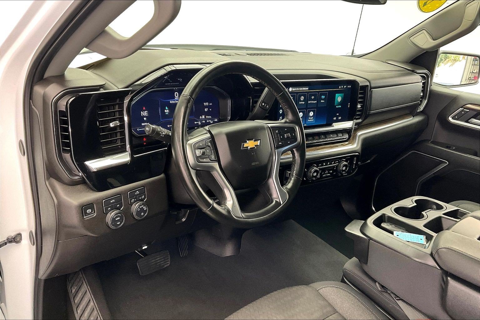 Used 2025 Summit White Chevrolet LT image 14
