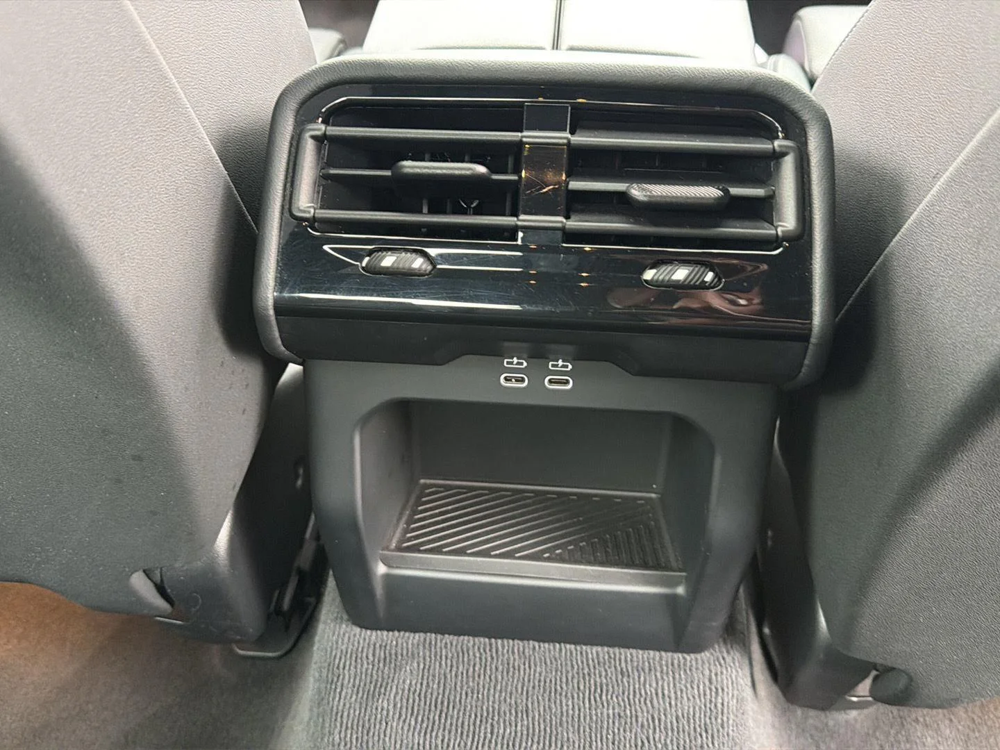 2026 BMW 5 Series 530i - Photo 31