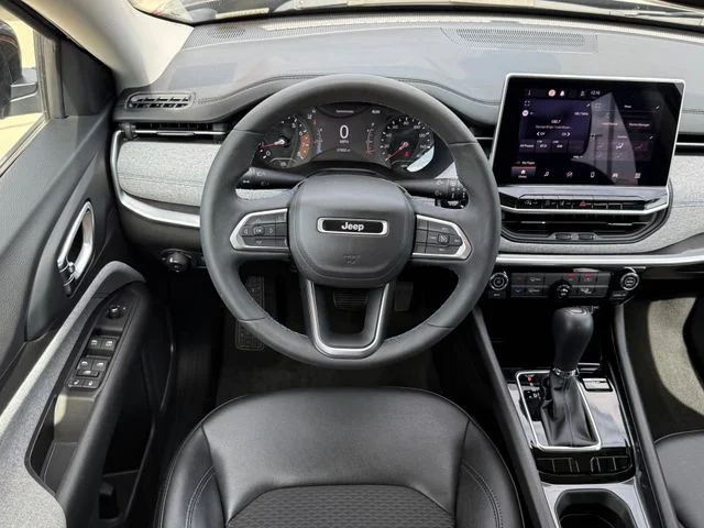 Used 2022 Gray Jeep Latitude image 25