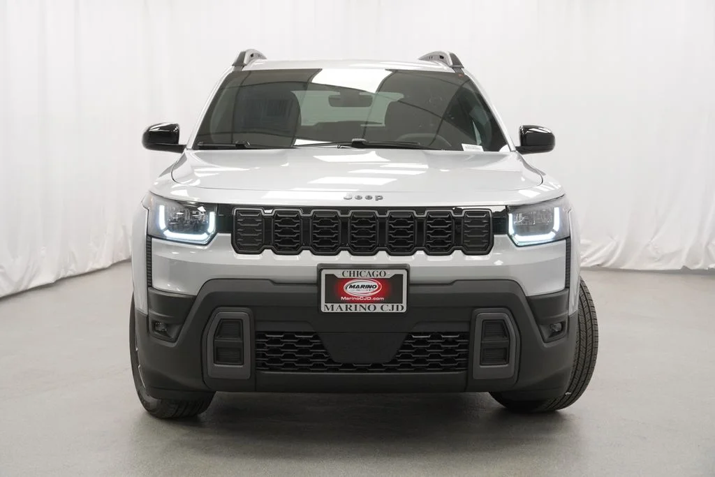 New 2026 Silver Zynith Clear-Coat Exterior Paint Jeep Laredo image 7