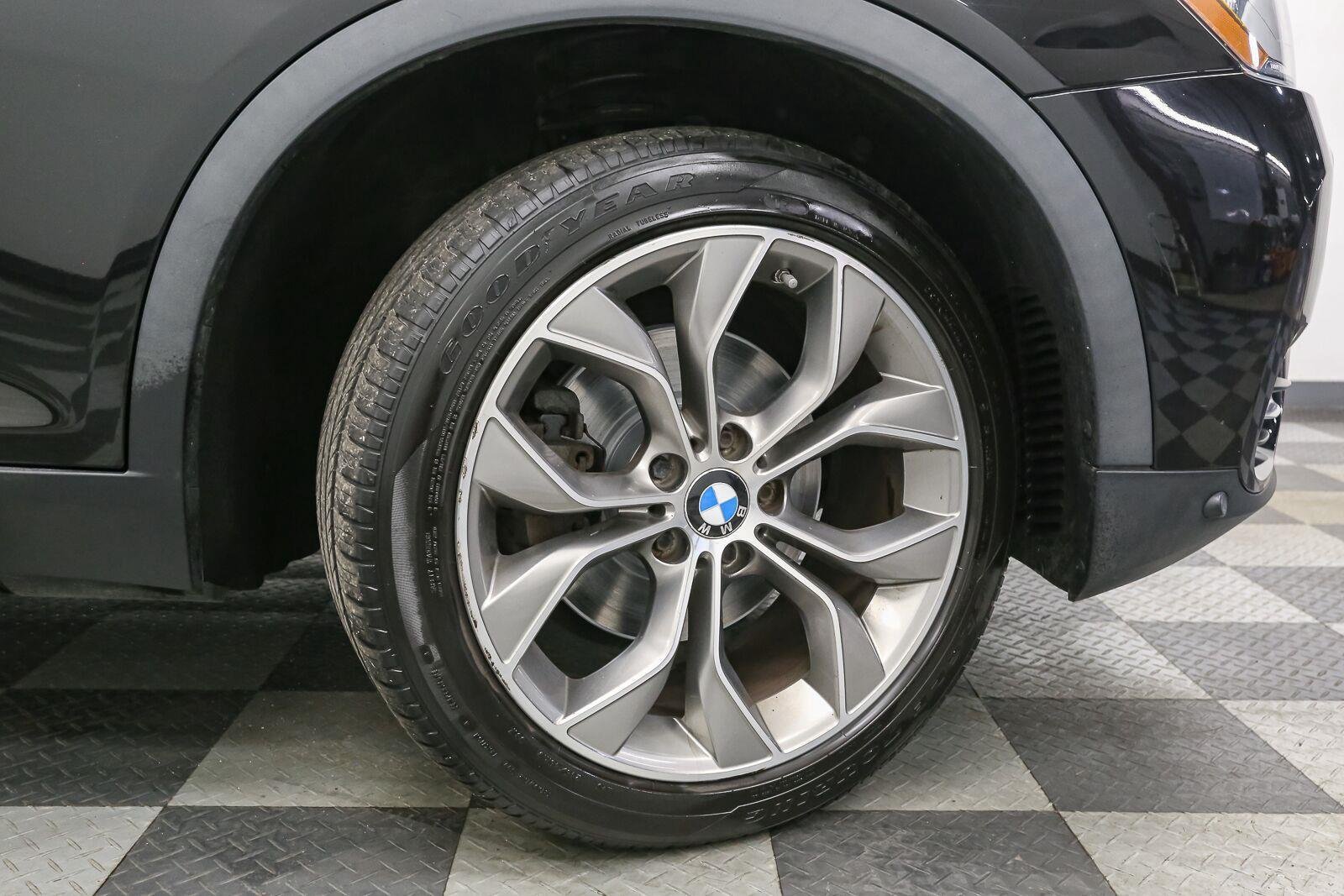 Used 2017 Jet Black BMW xDrive28i image 15