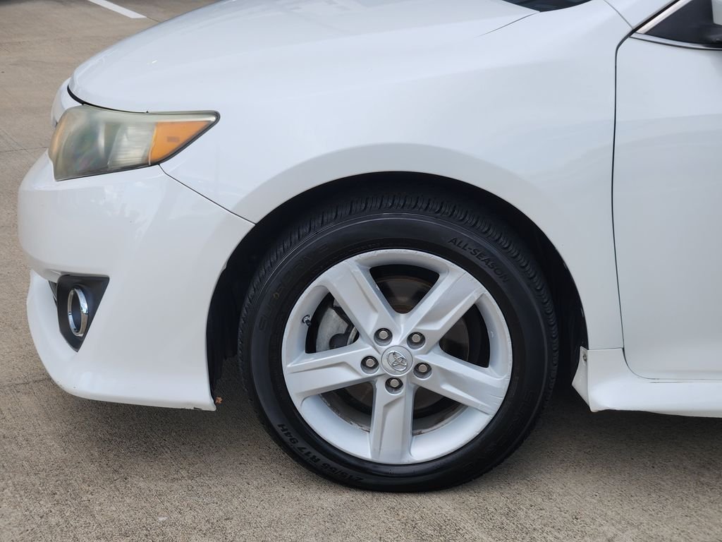Used 2014 Blizzard Pearl Toyota SE image 8