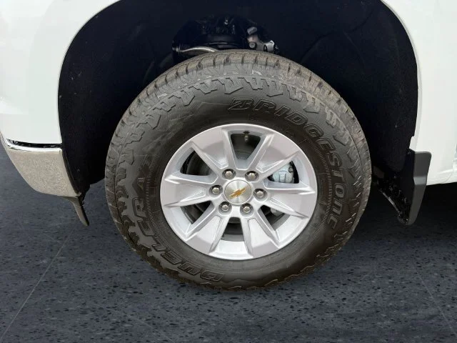 New 2026 Summit White Chevrolet WT image 9