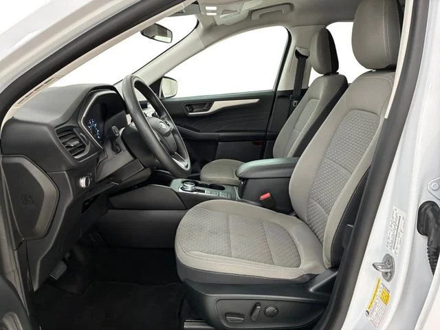 Used 2022 White Ford SE image 12