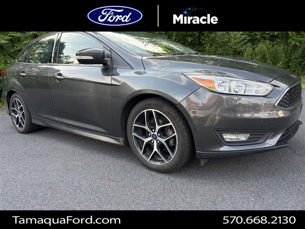 Used 2016 Magnetic Ford SE image 1
