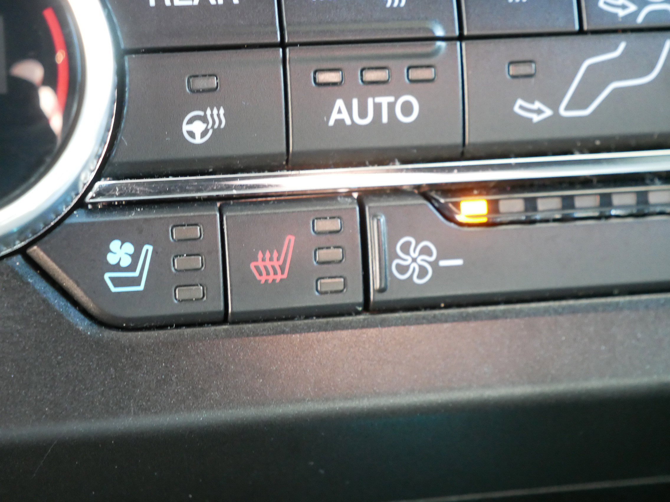 Used 2021 Agate Black Metallic Ford XLT image 34