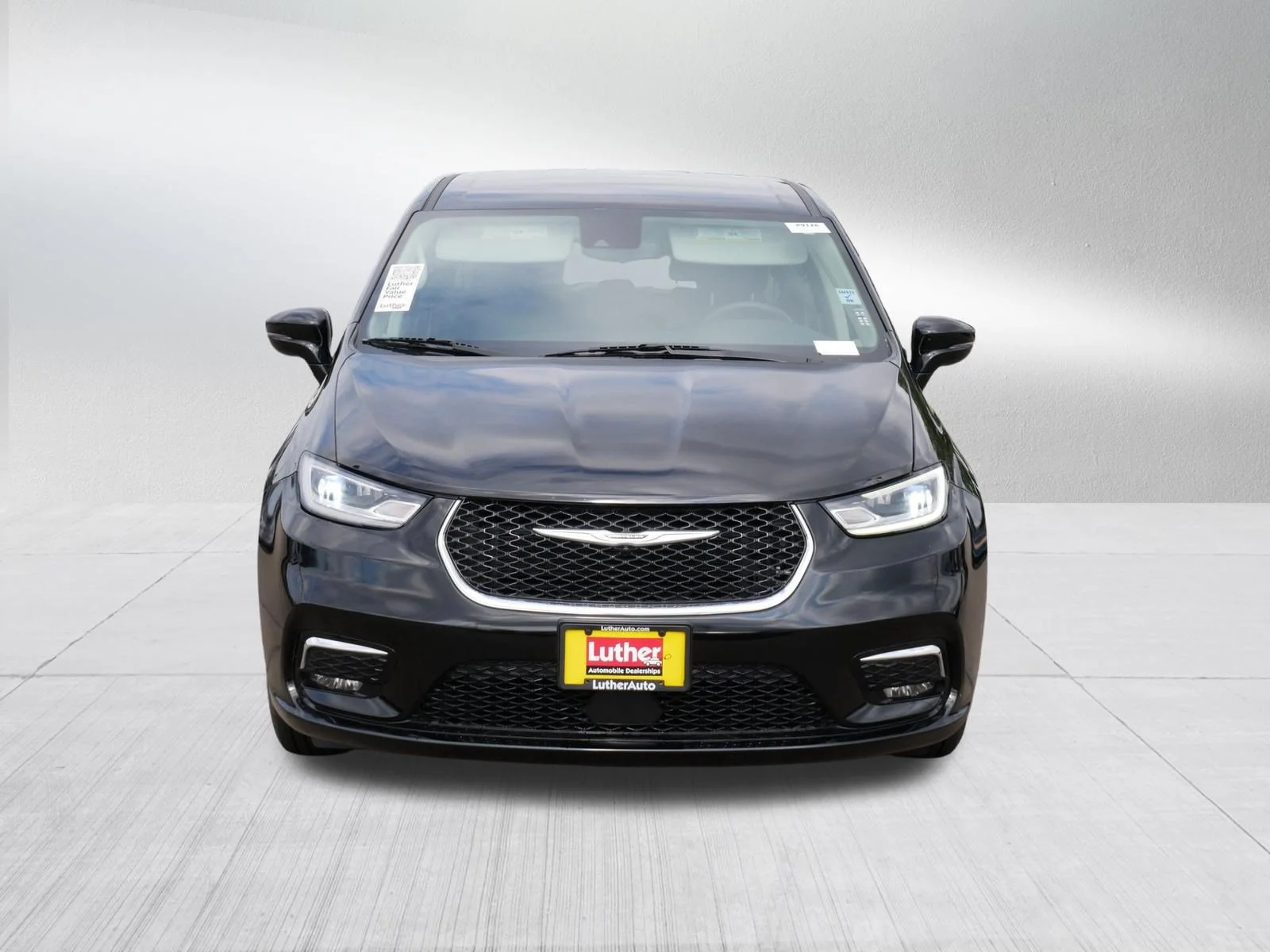 Used 2024 Chrysler Pacifica Touring L with VIN 2C4RC1BG1RR155190 for sale in Brooklyn Center, Minnesota