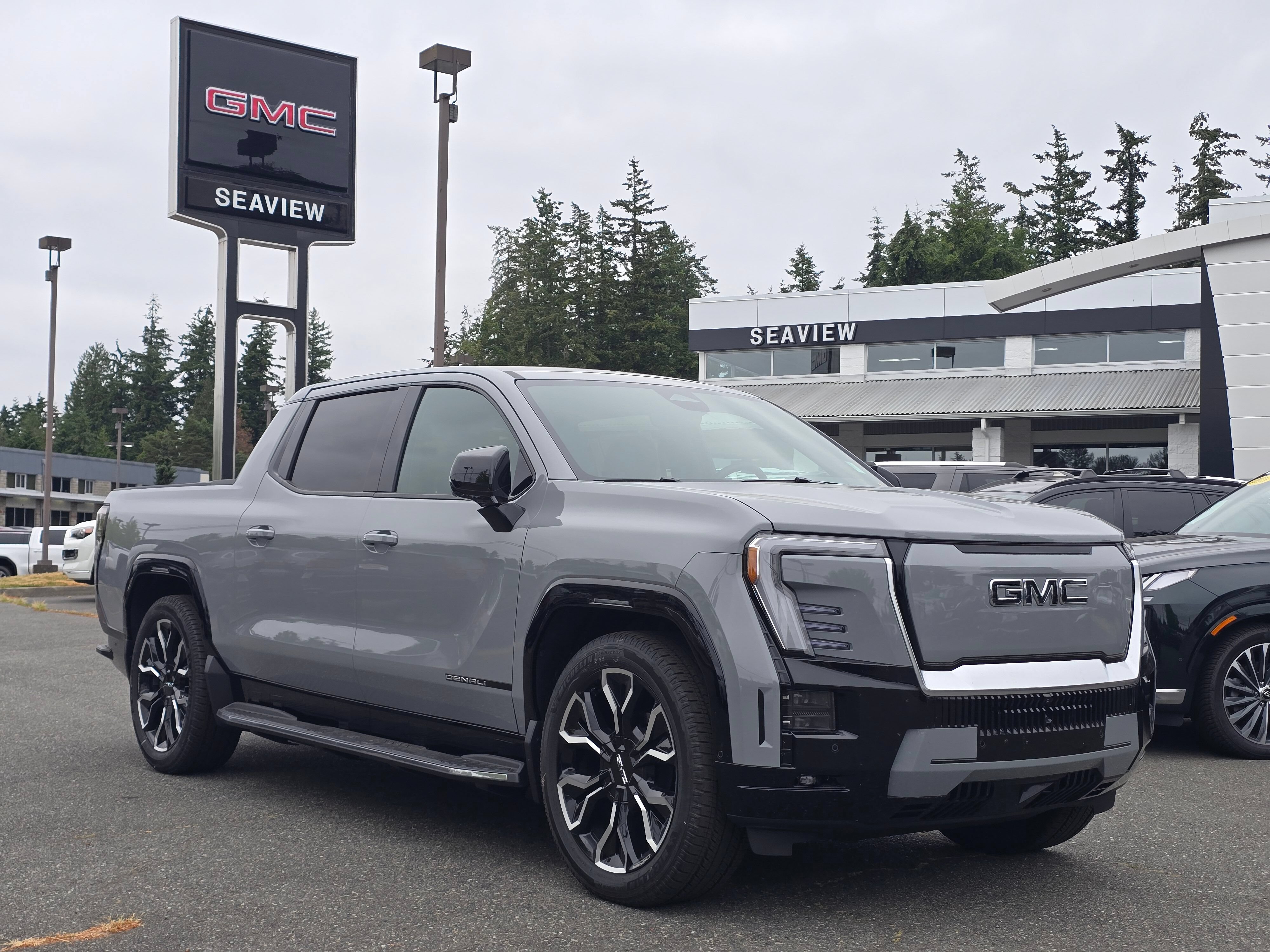 2025 GMC Sierra Denali Max Range Crew Cab e4WD's photo
