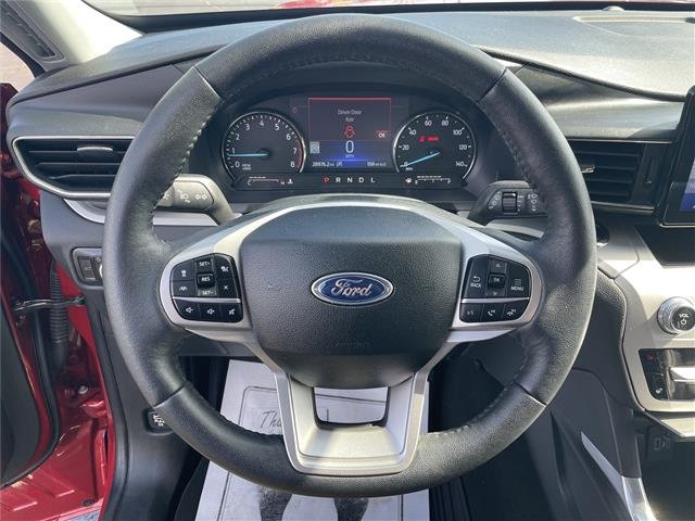 Used 2024 Rapid Red Metallic Tinted Clearcoat Ford XLT image 50