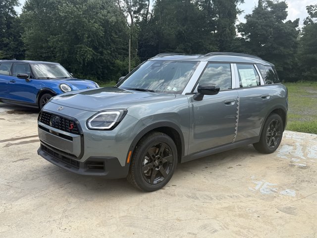 2027 MINI Countryman Signature Plus