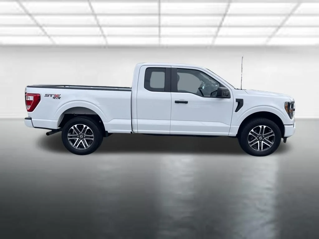 Used 2023 White Ford XL image 7