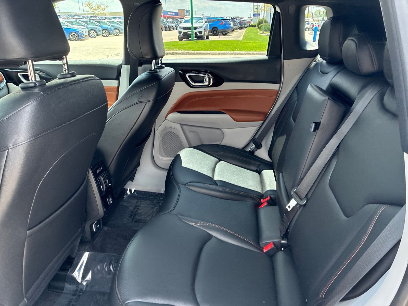 Certified Used 2024 White Jeep Limited image 12