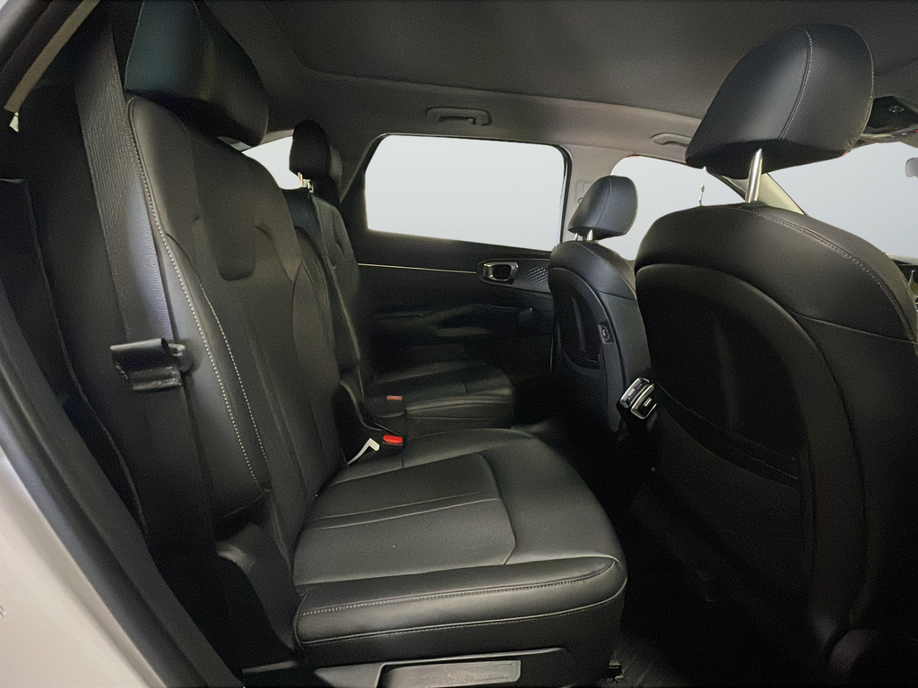 Used 2023 White Kia SX image 25