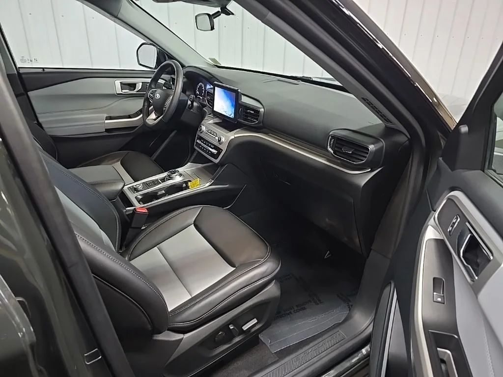 Used 2024 Green Ford XLT image 18